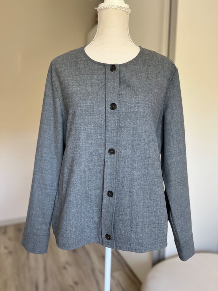 Cos grau Jacke Hemd Shirt Damen Blouson Wolle Gr. 40 in Gyhum