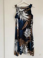 Kleid Blumenmuster dunkel Hessen - Baunatal Vorschau