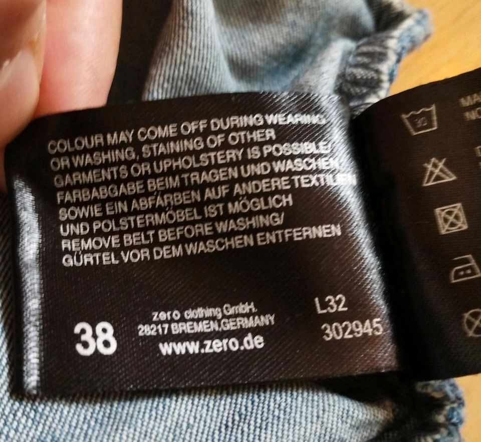 Jeans von Zero Größe 38/32 in Mannheim