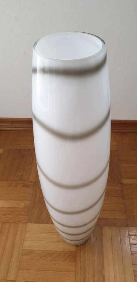 Hohe Bodenvase weiß/grau Vase Blumenvase in Schwetzingen