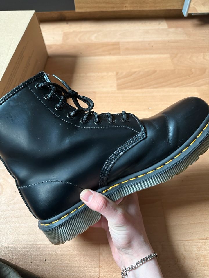 Dr. Martens | schwarz | gr. 43 in Leipzig