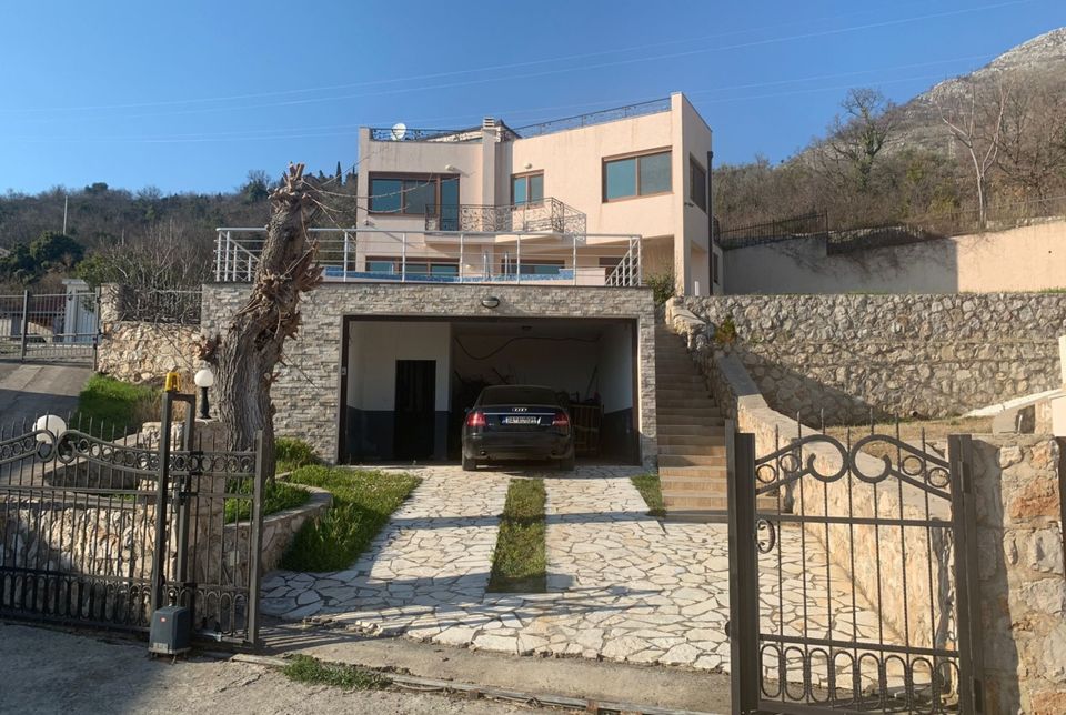 DEINE TRAUMIMMOBILIE IN MONTENEGRO! Egal ob Haus, Wohnung, Villa oder ein Investment! in Reichshof