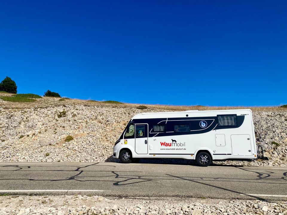 Waumobil Hundeurlaub Urlaub Hund Wohnmobil Camping Neufahrzeug in Alsdorf