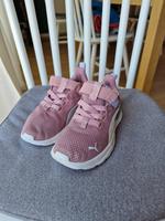 Puma Kinder Schuhe sehr leicht, Top Zustand Größe 29 Berlin - Neukölln Vorschau