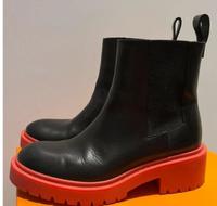 KENZO + H&M Stiefel mit oranger Sohle Gr. 39 Berlin - Hellersdorf Vorschau