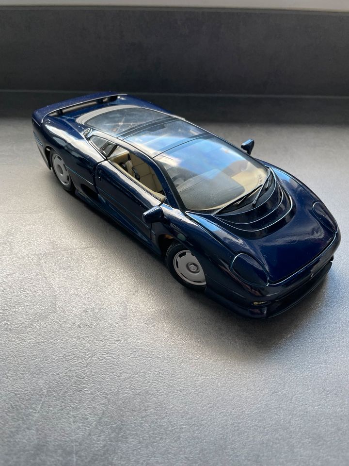 Maisto Modellauto Jaguar XJ220 1:18 in Jüchen