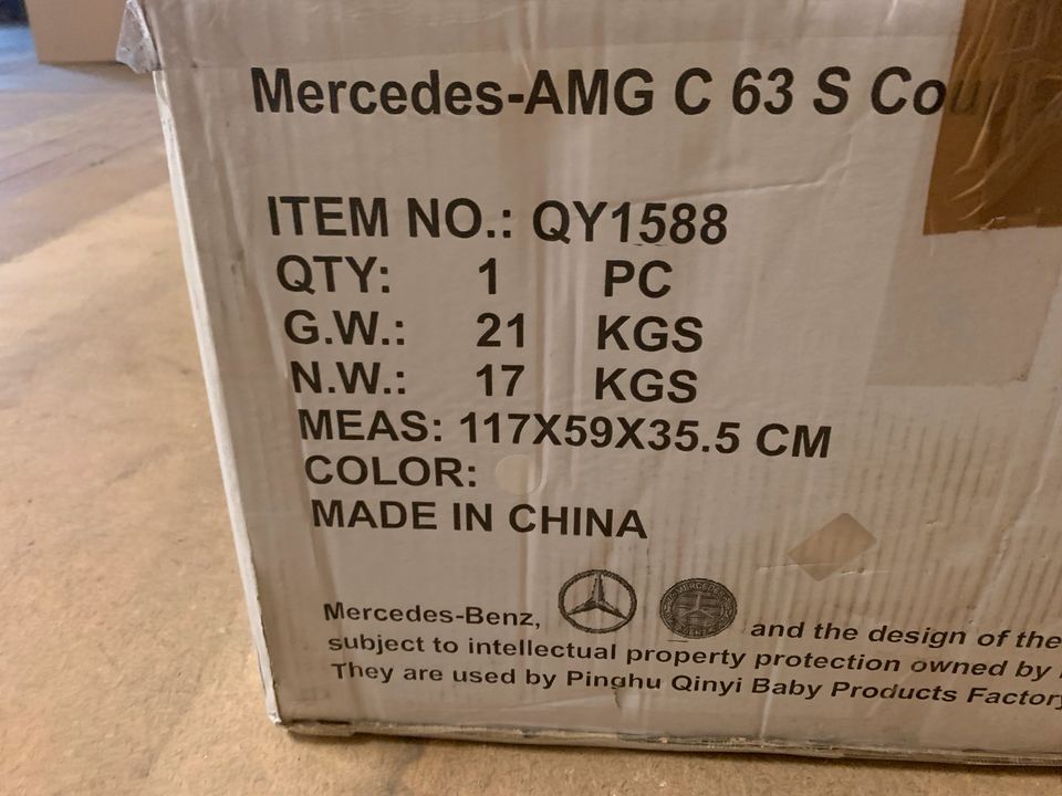Mercedes Benz C 63 S AMG Coupé Kinderwagen bobbycar Electroauto in Essen