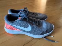 Hallenturnschuhe Nike Gr. 6 (Gr. 40) Bayern - Erding Vorschau