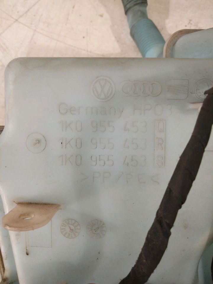 Vw Audi Seat Skoda Waschwasserbehälter Pumpe 1K0955453 in Bochum