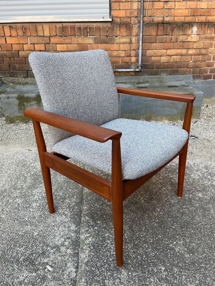 ◤ Diplomat Stuhl von Finn Juhl für France & Søn Teakholz Sessel Teakl Dänisch Design mid Century Danish Chair 50er 60er 70er neu gepolstert Sofa Couch daybed Holz massiv Schreibtisch Desk Büro in Berlin