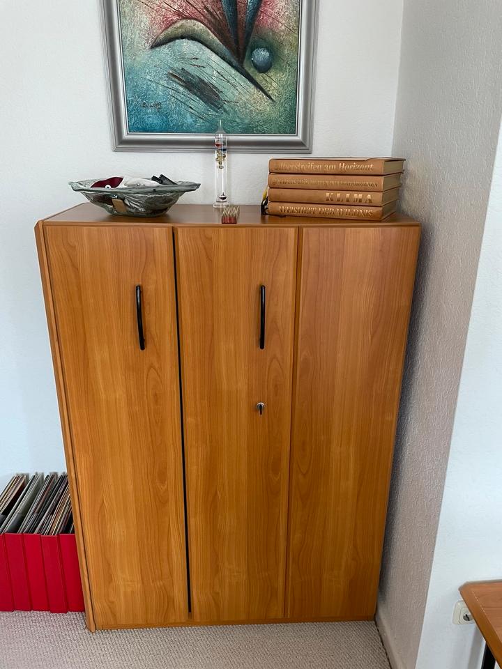 Komplettes Büromöbelset - Schreibtisch, Rollcontainer, Schränke in Köln