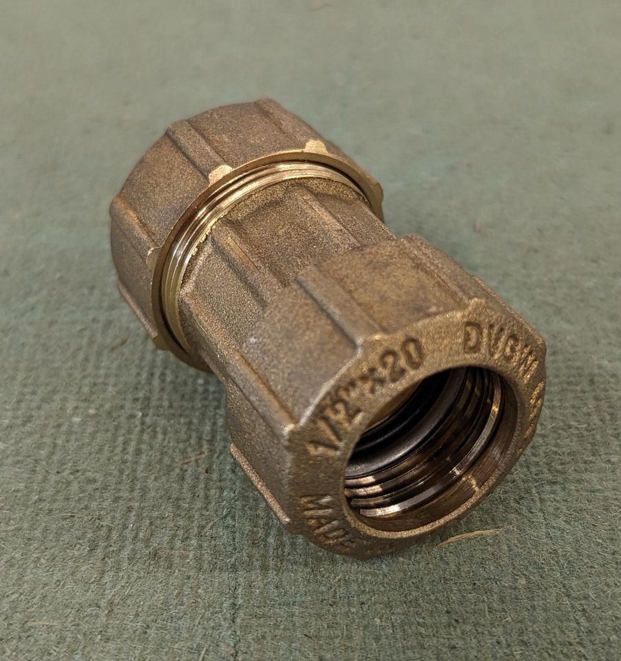 PE-MS Rohrkupplung doppel Rohranschluss, 1/2" x 20mm in Rodenäs