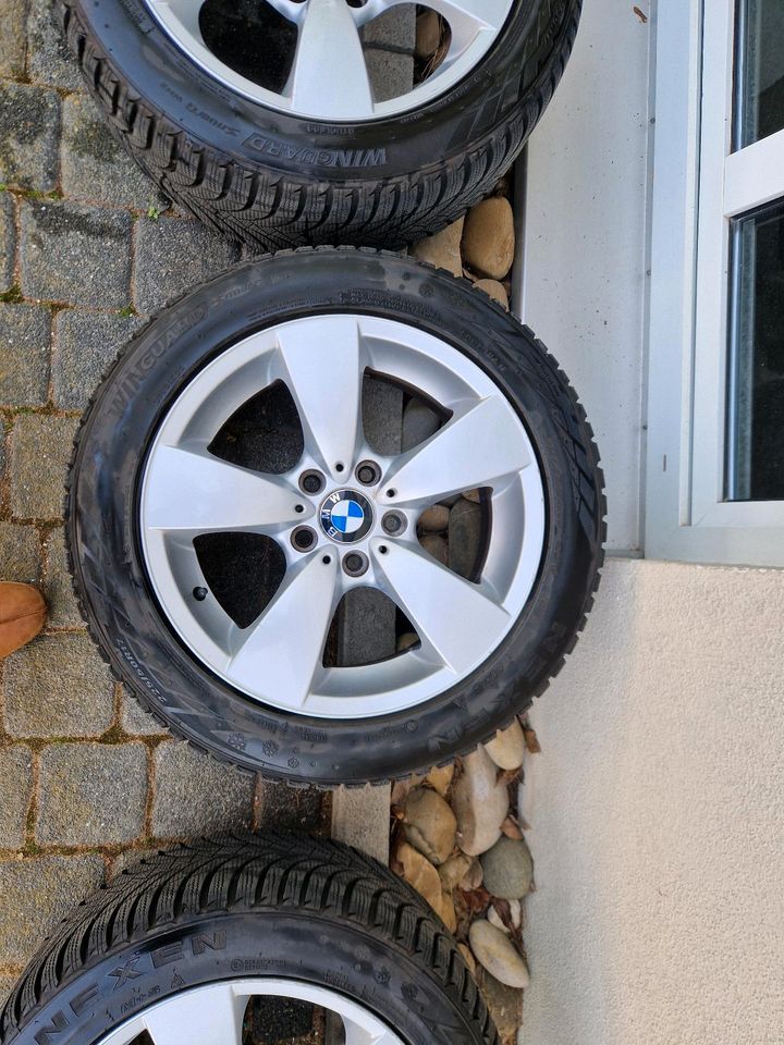 Bmw Alufelgen 17 Zoll mit winterreifen 225/50R17 in Emmendingen