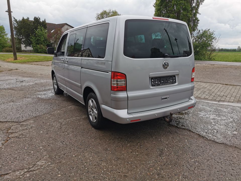 vw t5 multivan cruise 2,5 tdi automatik tüv klima scheckheft bett in Bad Freienwalde