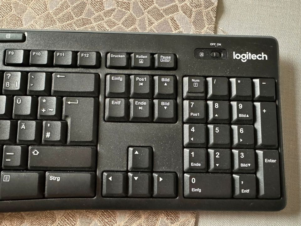 Logitech MK270 Kabelloses Set Tastatur mit Maus in Hannover