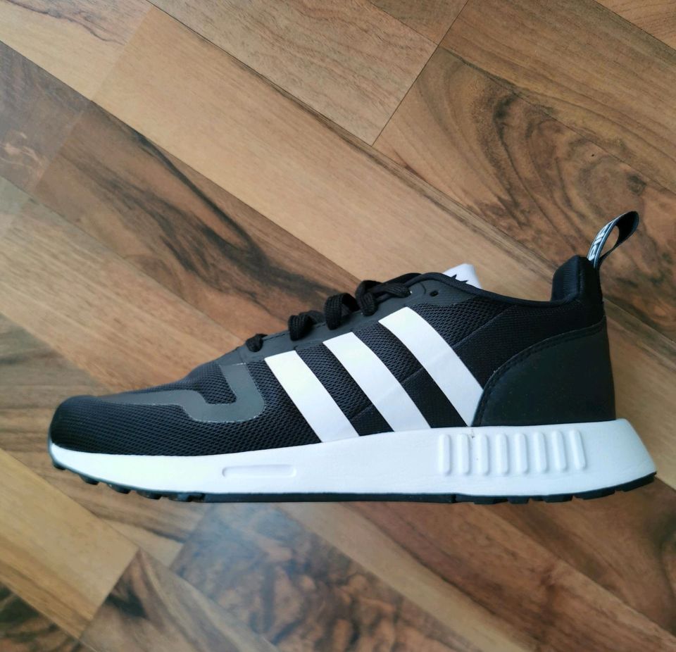 Adidas Sneaker Gr. 40,5 in Bad Liebenstein