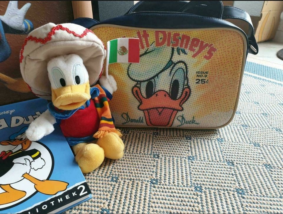 Donald Duck Set Disney Paris, DVD, Tasche in Gladenbach