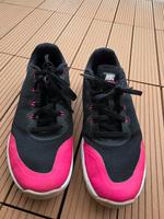 Nike Sportschuhe in Größe 38 Baden-Württemberg - Sindelfingen Vorschau