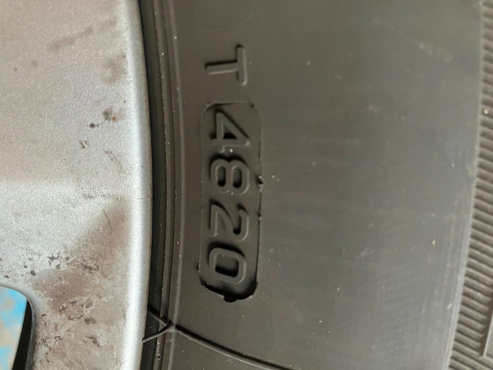 Kompletträder 225/60 R16 98Y - Sommerreifen auf Alufelgen Audi in Alfter