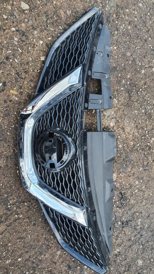 Nissan Qashqai II ab 2013-17 Kühlergrill FRONTGRILL 623124EA0D in Dresden