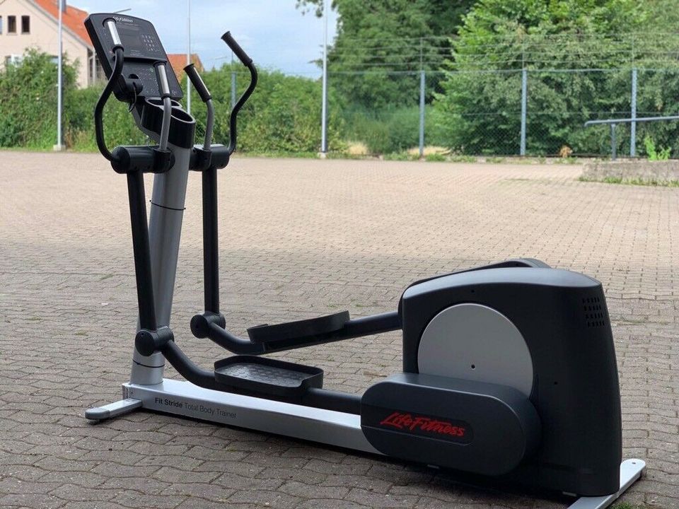 Life Fitness 95 Xi INTEGRITY Ellipsen,Crosstrainer inkl Lieferung in Hamburg