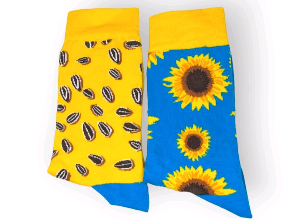 rechts und links Sonnenblumen Socken in Wuppertal