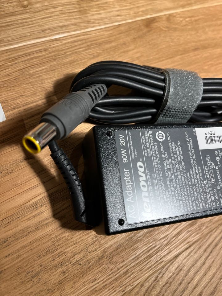 Lenovo Netzteil NEU 90W 20V 42T4428 in Köln