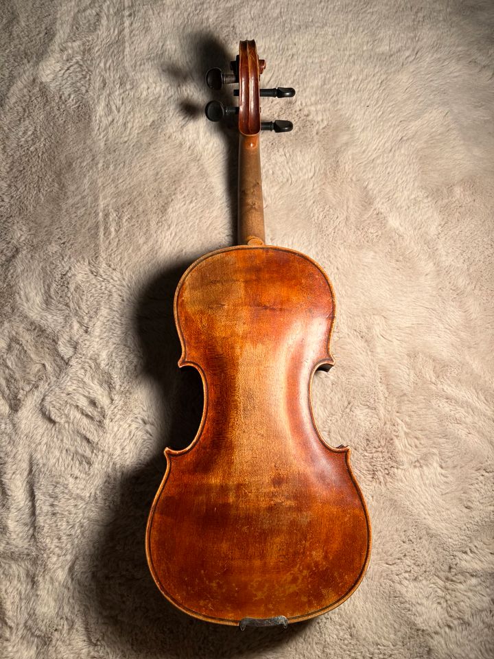 Wunderschöne antike Geige in Ortenberg