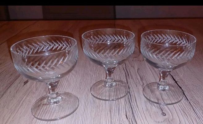 3 alte Likörgläser/ Likörschalen/Schnapsglas in Lößnitz