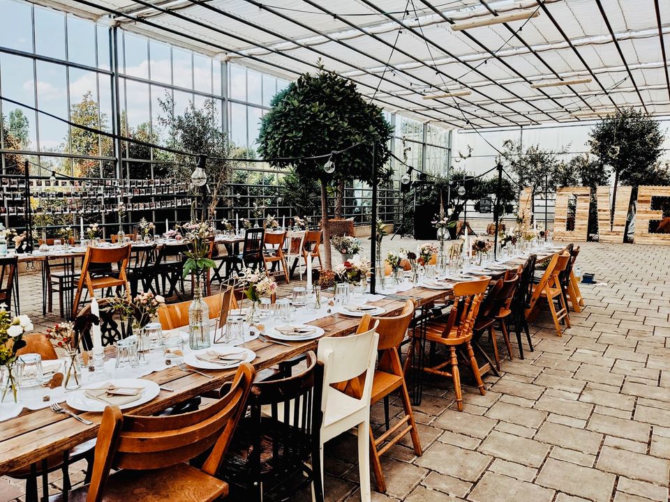 Outdoor Boho Zelt Hochzeit Trauung Tische Stühle mieten leihen in Sommerhausen Main