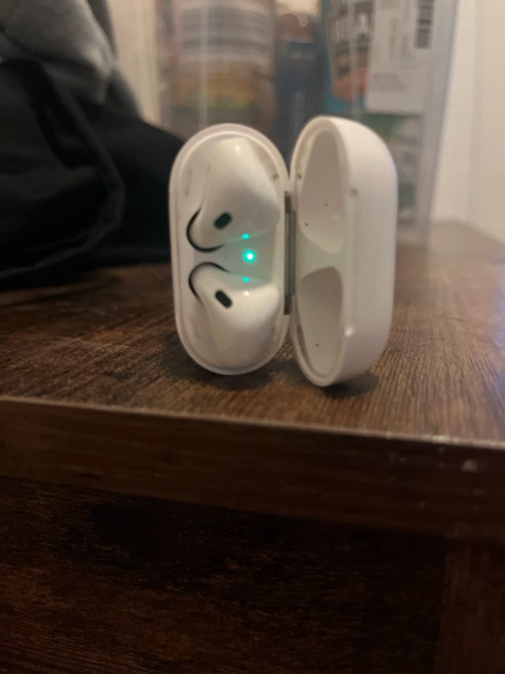 Apple AirPods 2. Generation weiß in Dresden