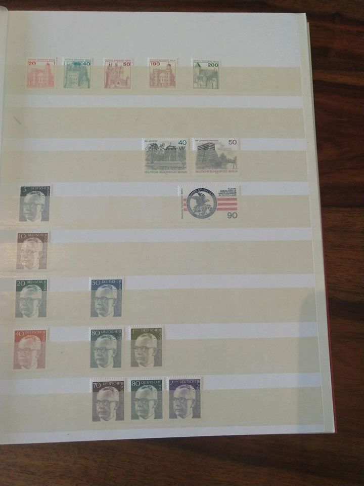 Briefmarkenalbum in Hamburg
