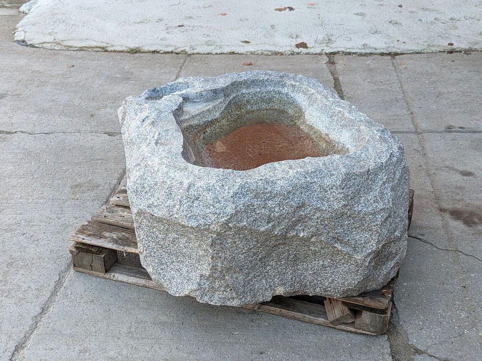 Granit Brunnen 900 kg Vogeltränke Vogelbad Naturstein Springbrunnen Bachlauf Gartenbrunnen Wasserbrunnen 900 kg in Leipzig