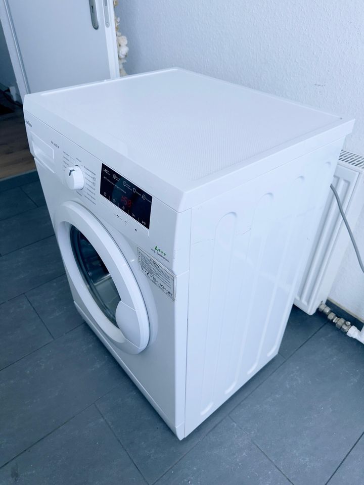 NEUWERTIG Amica Waschmaschine A+++ LED Display mit LIEFERUNG in Berlin