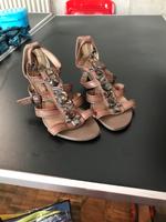 Sandalen Tamaris braun Leder 36 Steine Abiball Nordrhein-Westfalen - Breckerfeld Vorschau