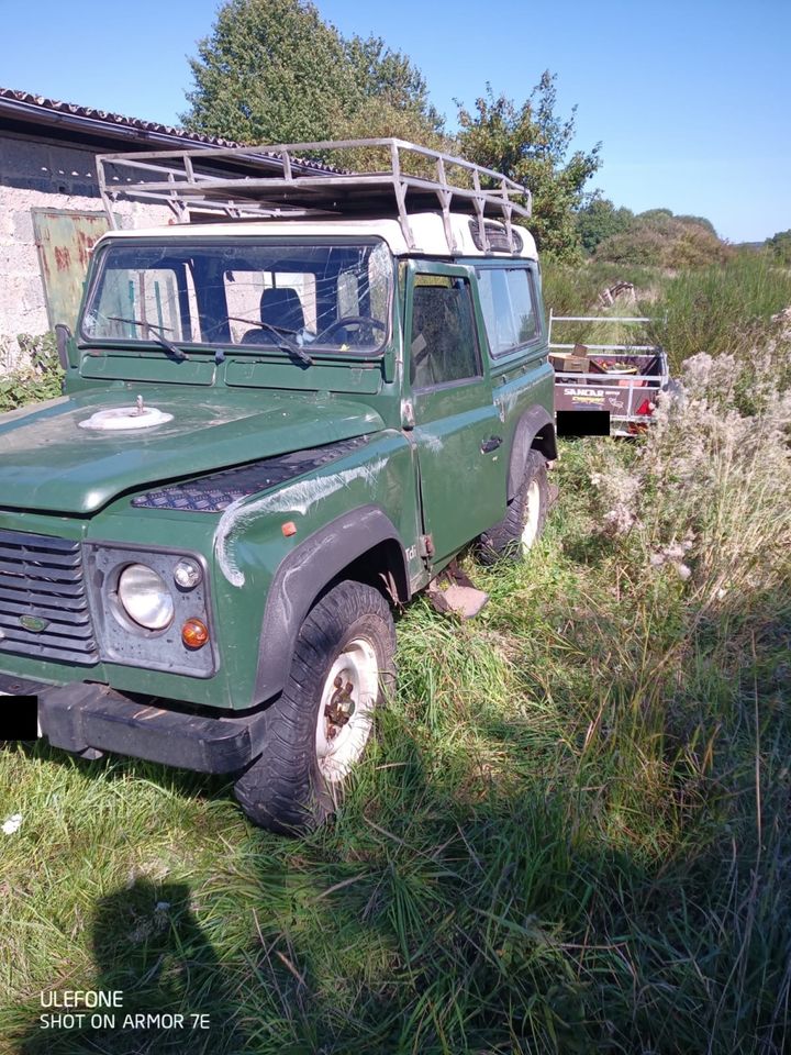 Land Rover Defender 90 TDI 300 in Odenthal