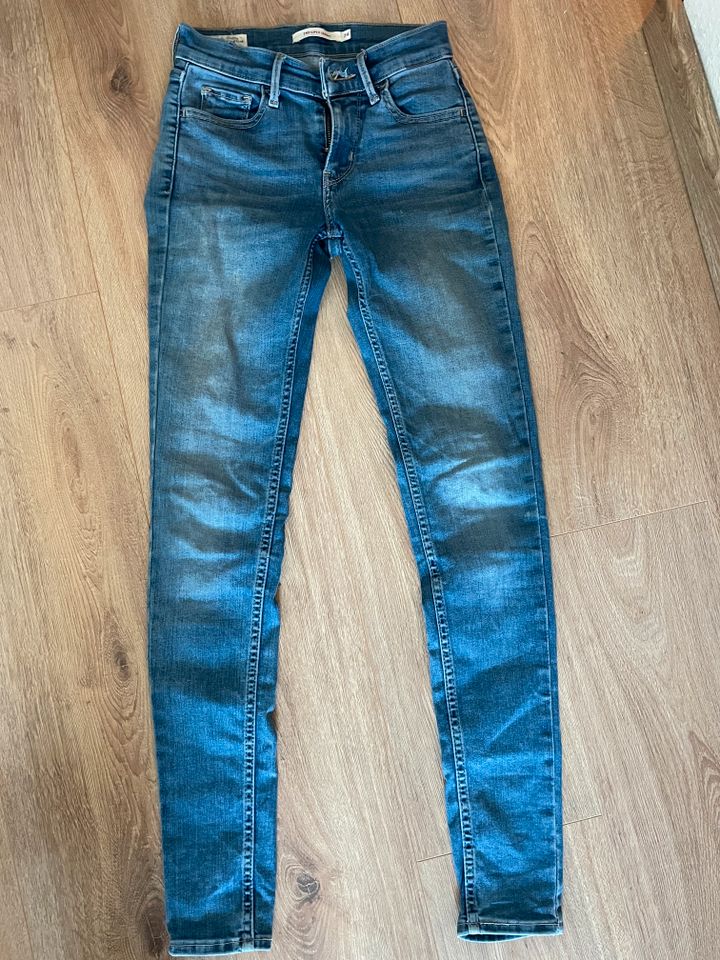 Levis 710 super skinny Größe 24 in Rostock