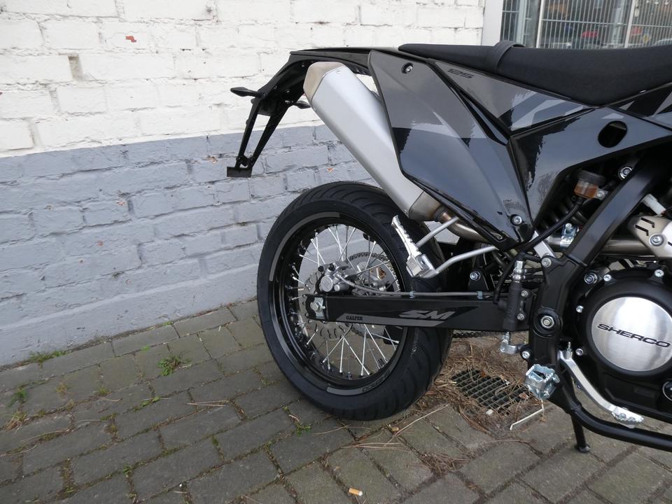 Neufahrzeug Motorrad Sherco 125 4T SM-RS Blackmoon Supermoto in Horn-Bad Meinberg