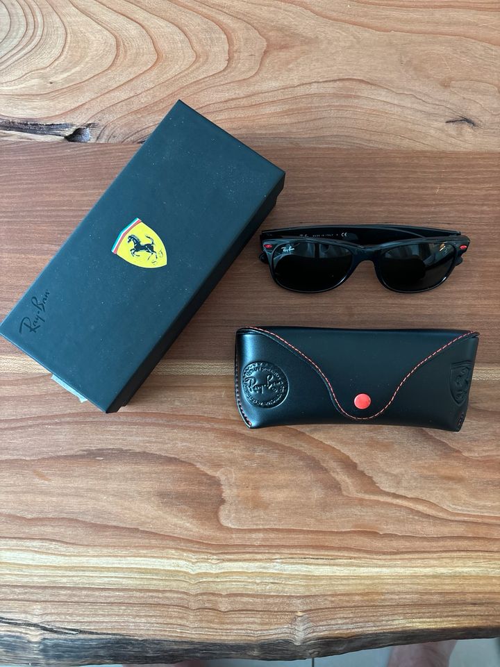 RayBan Sonnenbrille RB2132M SCUDERIA FERRARI New Wayfarer in Nörten-Hardenberg