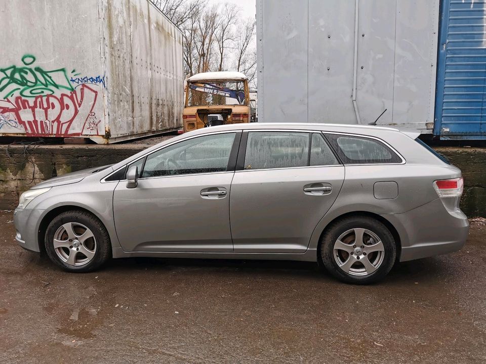 Toyota Avensis t27 in Berlin