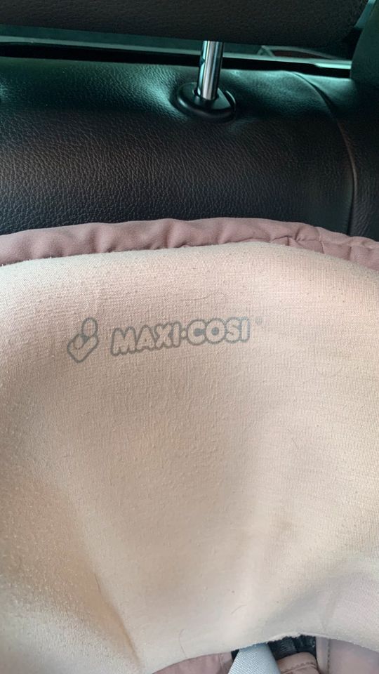 Maxi Cosi mit Family ISOFIX Station Babyschale 9-18kg NP 250€ in Bietigheim-Bissingen