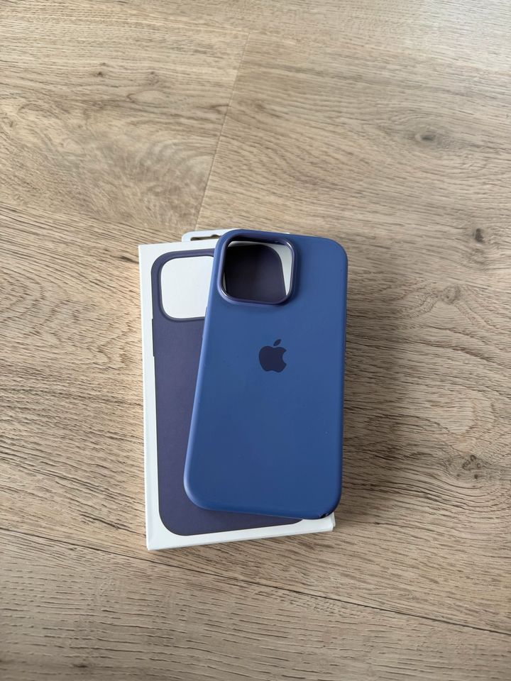 Apple iPhone 14 Pro Silikon Case Hülle Iris / Lila in Bruchhausen-Vilsen