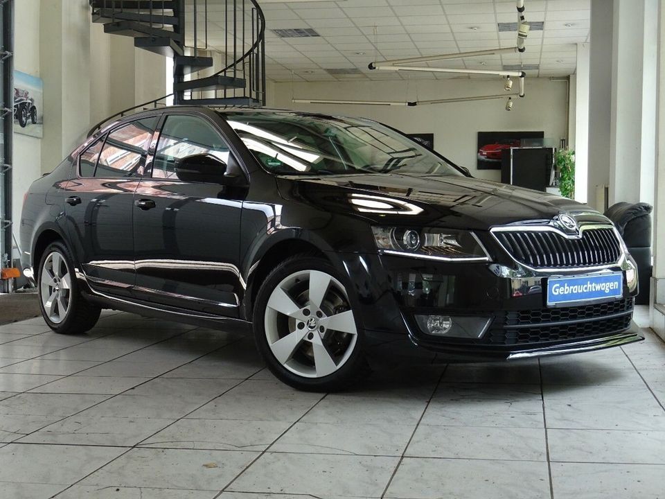 Skoda Octavia 1.4 Ambition Bi-Xenon Panorama in Berlin