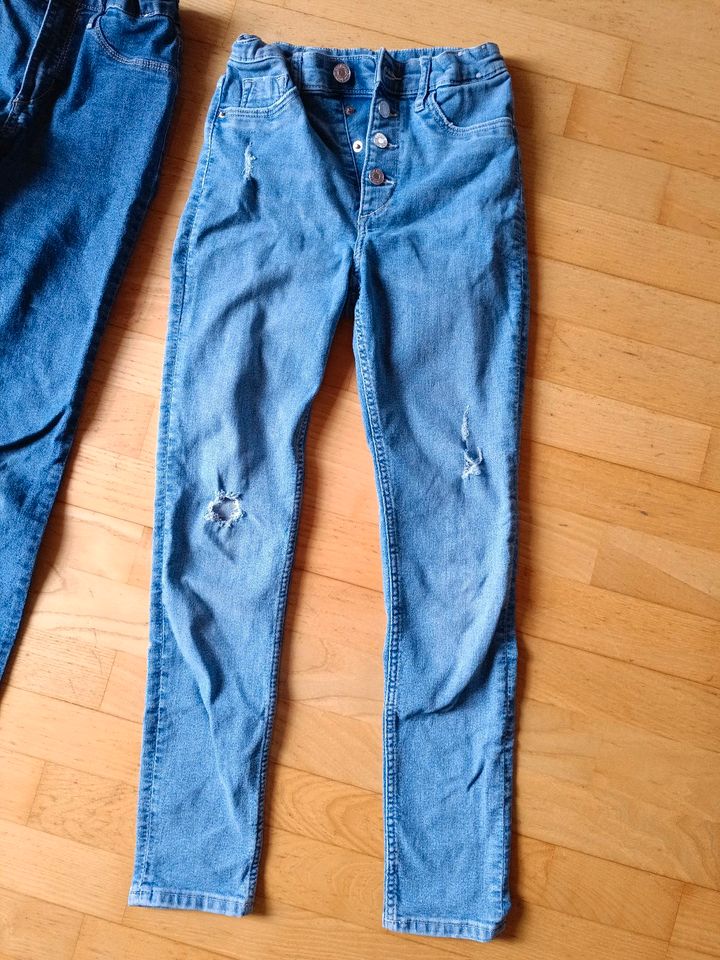 Kleiderpaket Skinny Jeans Hosen gr.140 in Möttingen