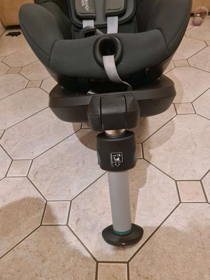 Römer Britax Dualfix  2R Reboarder Kindersitz in Sandersdorf