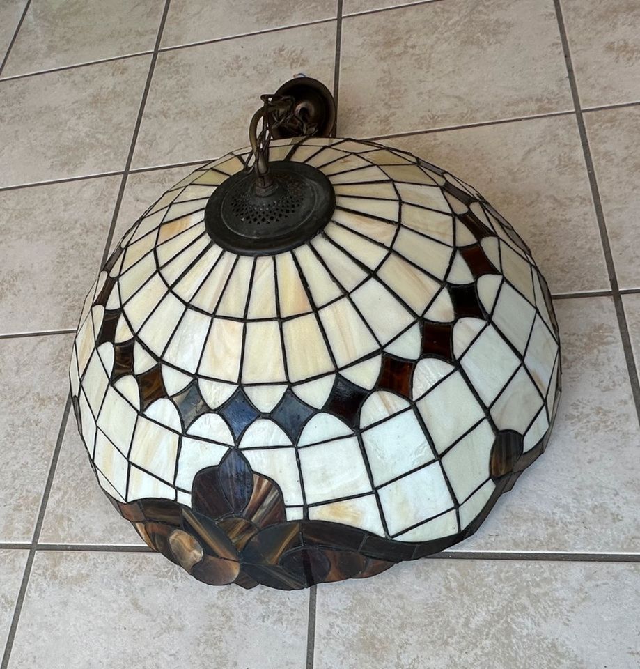 wunderschöne Tiffany-Lampe 50cm Durchmesser in Schlitz