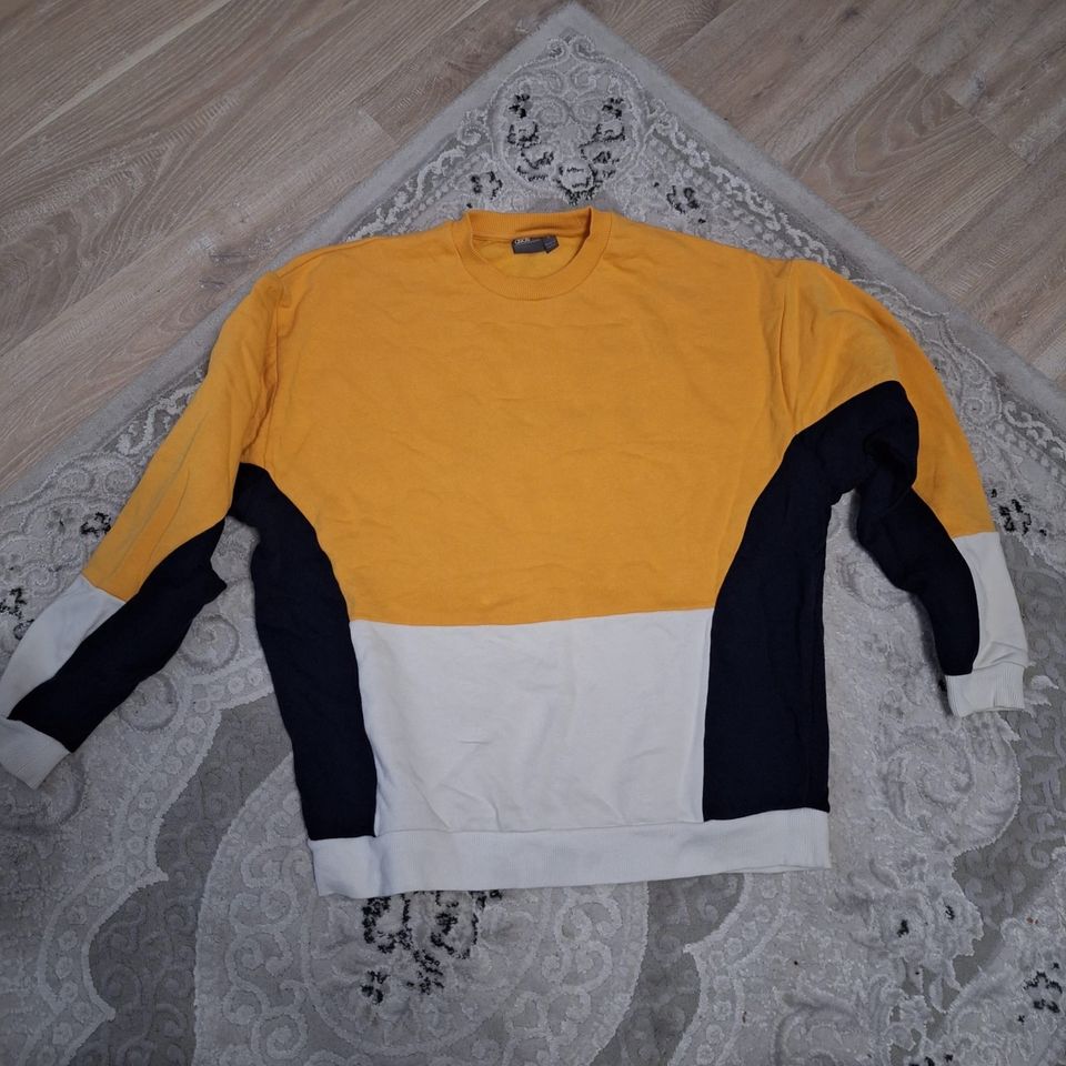 Asos Pullover gr.M in Stuttgart