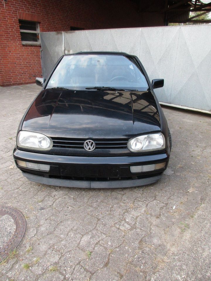 Golf3 Cabrio Schwarz E-Dach EFH Sitzheizung 1,8l 90Ps Durch Repar in Neuhaus