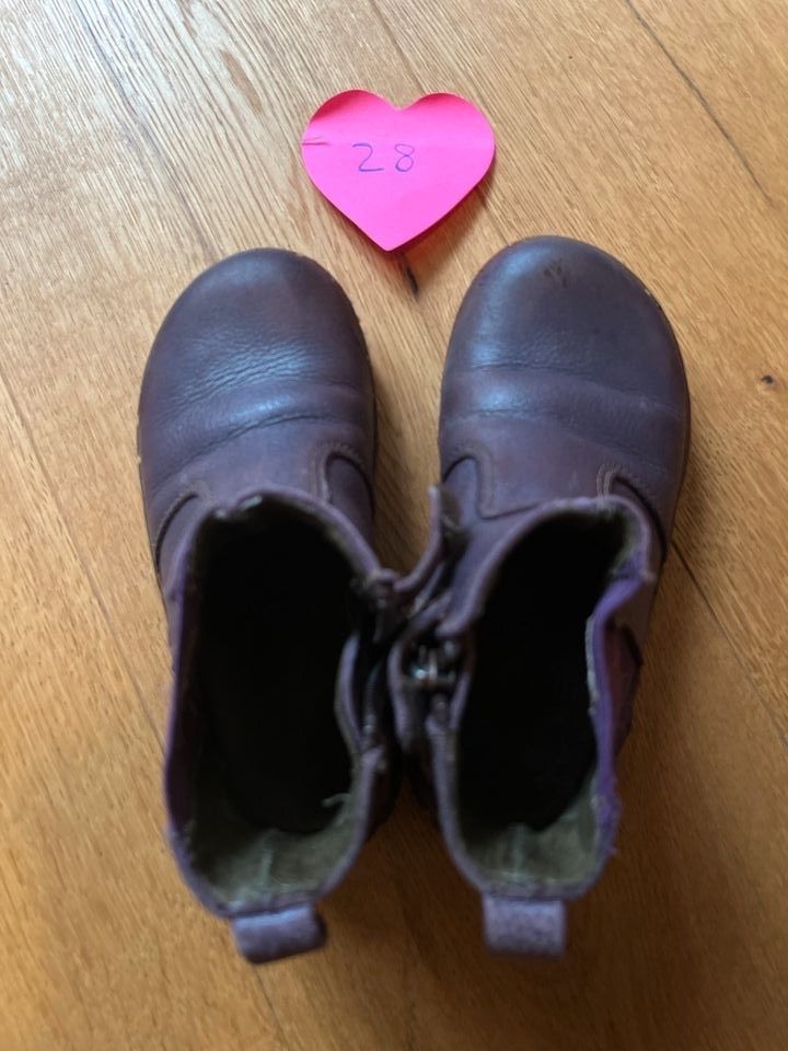 28 Stiefeletten Naturalista Öko Waldorf lila rot Herbst in Berlin