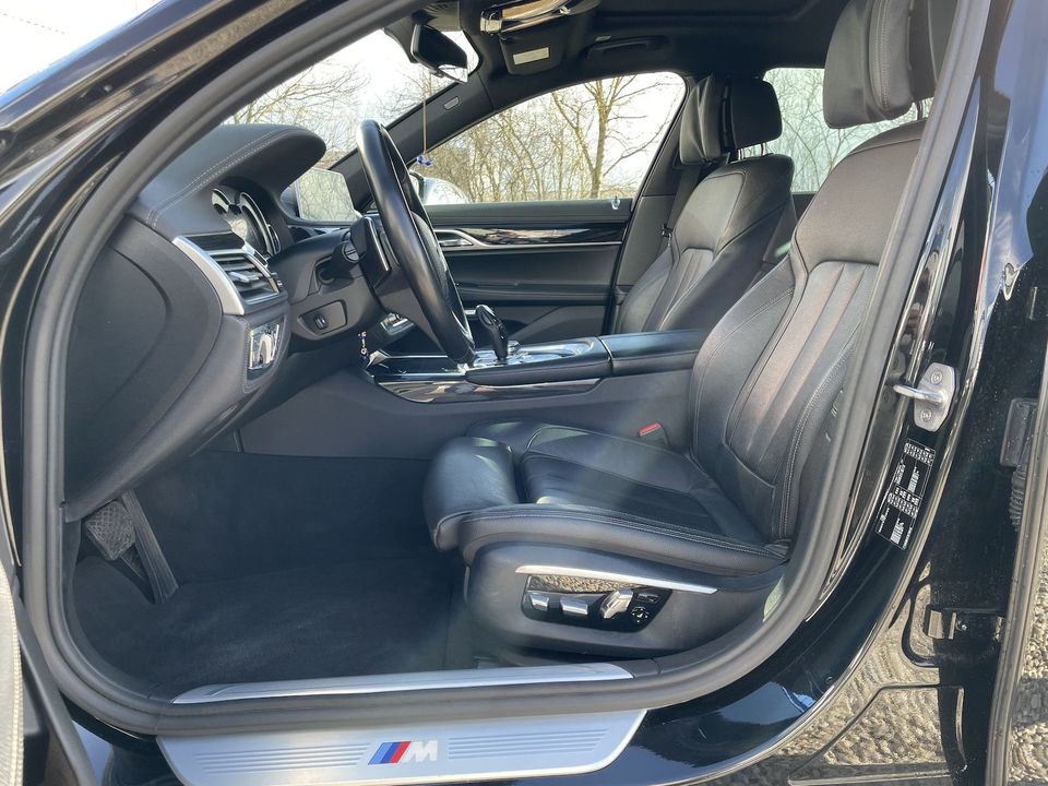 BMW 730d M PAKET HEAD-UP CARBON LASER Displ.KEY in Altdorf